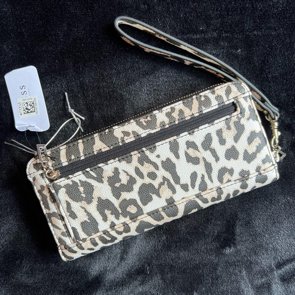 GUESS cheetah print clutch/wallet - Picture 2 of 3